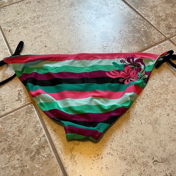 Striped string bikini bottom - Picture 2 of 3
